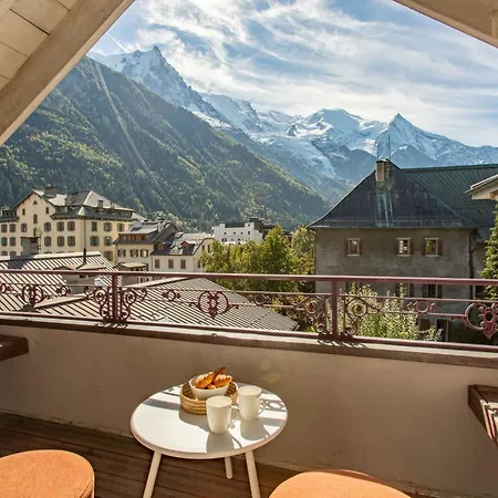 Vallet - Year * Chamonix Mont Blanc